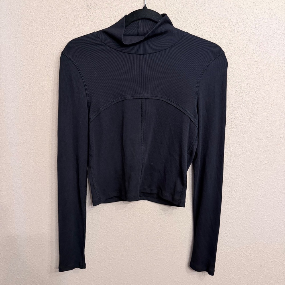 Wilfred Free Aritzia Moon Turtleneck Black Ribbed Cropped Long Sleeve Top Size M
